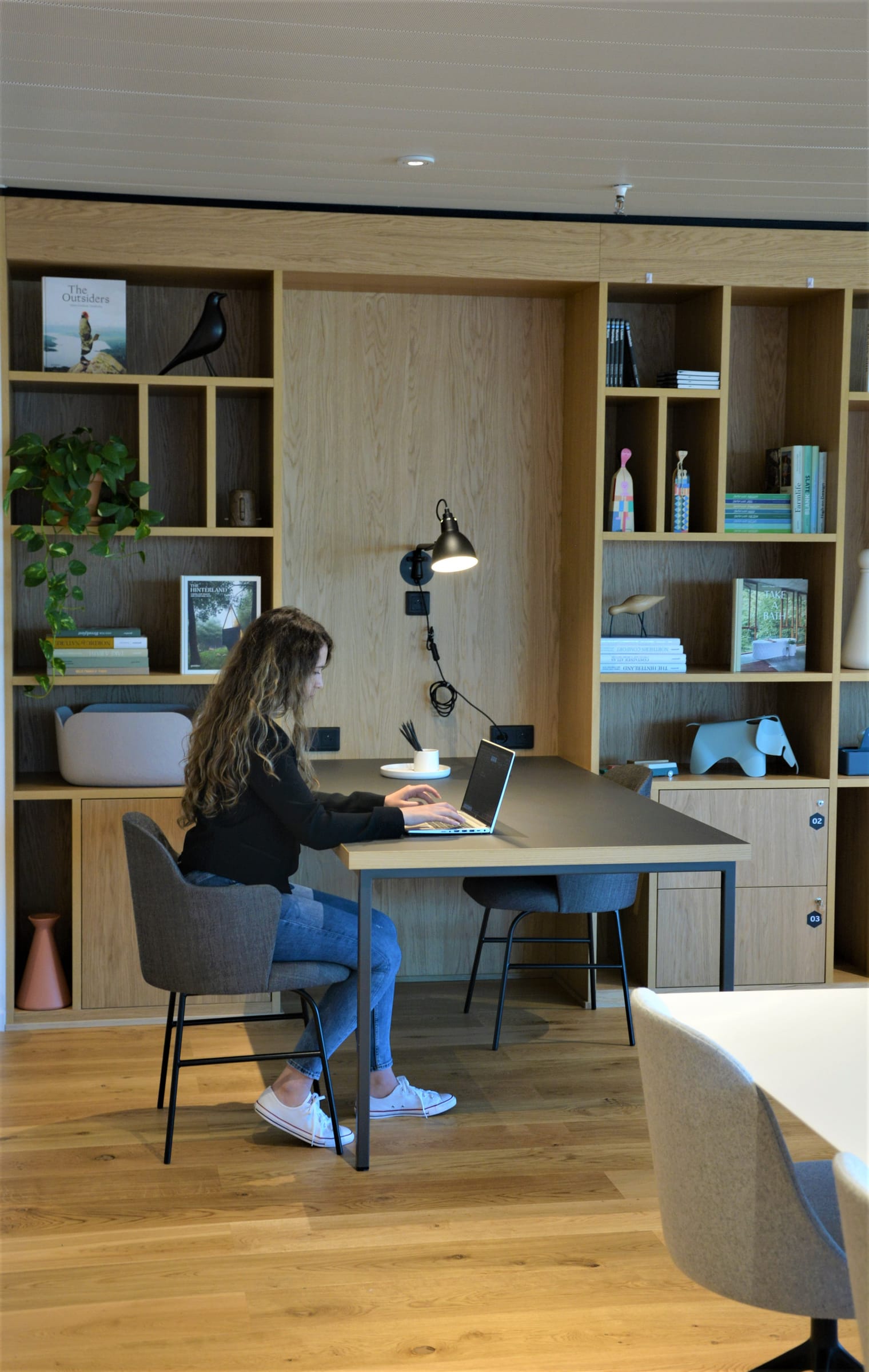 Ijzeren trappenhuis in een industrieel gebouw